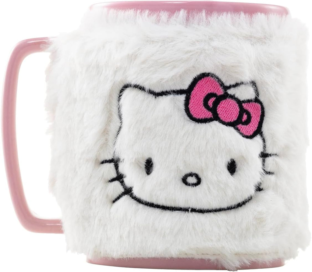 Caneca Hello Kitty com Envólucro de Peluche | 440ml - Colecionáveis - Pyramid International